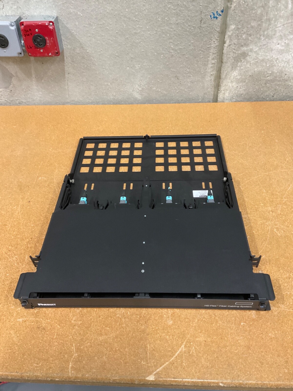 Panduit HD Flex Fiber Cabling System FLEX1U Fiber Enclosure w/ X8 FHCXO-12-10BN