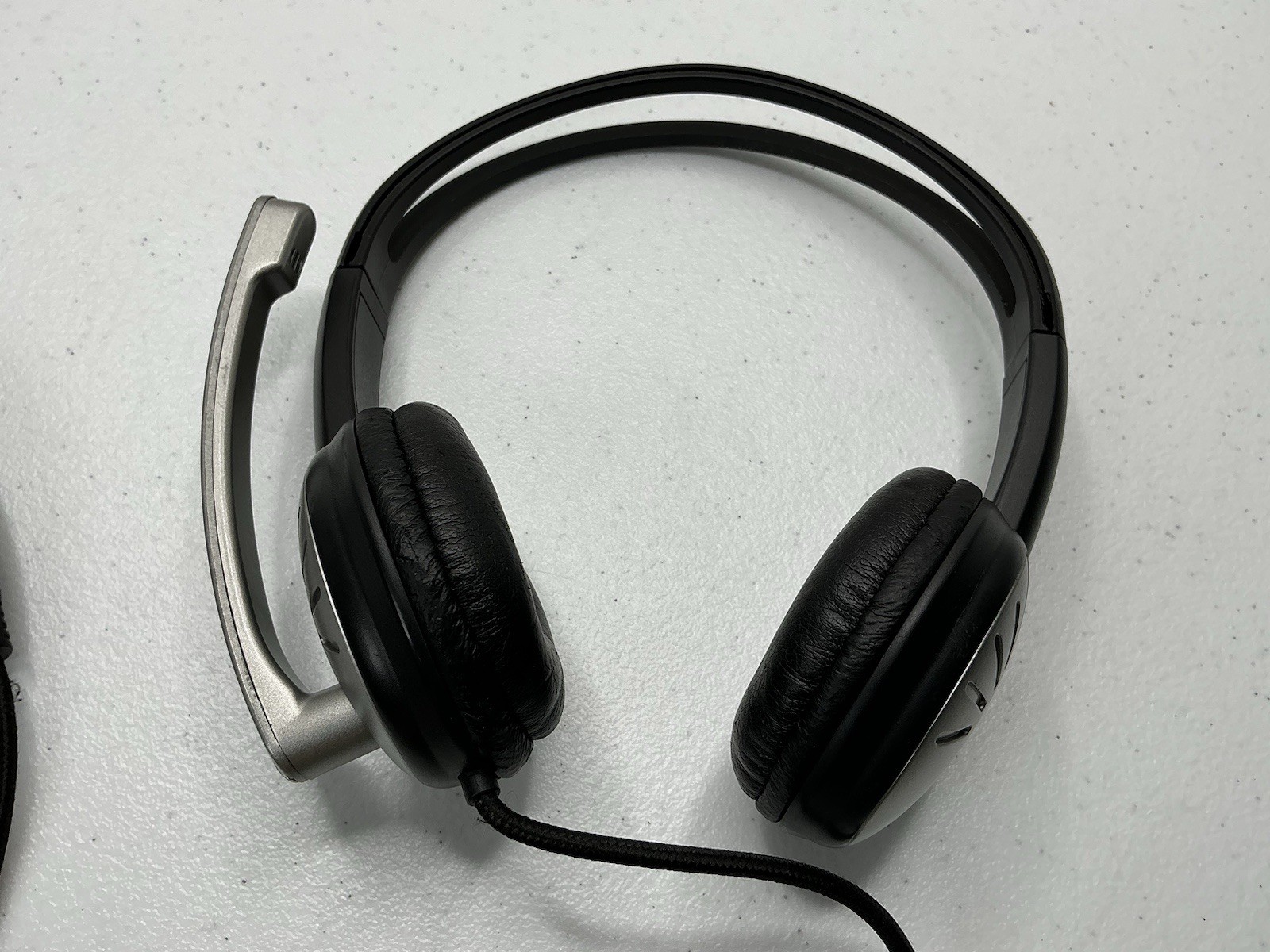 iMicro SP-IMME282 Wired USB Headphone w/ Microphone & Volume Control (Black)