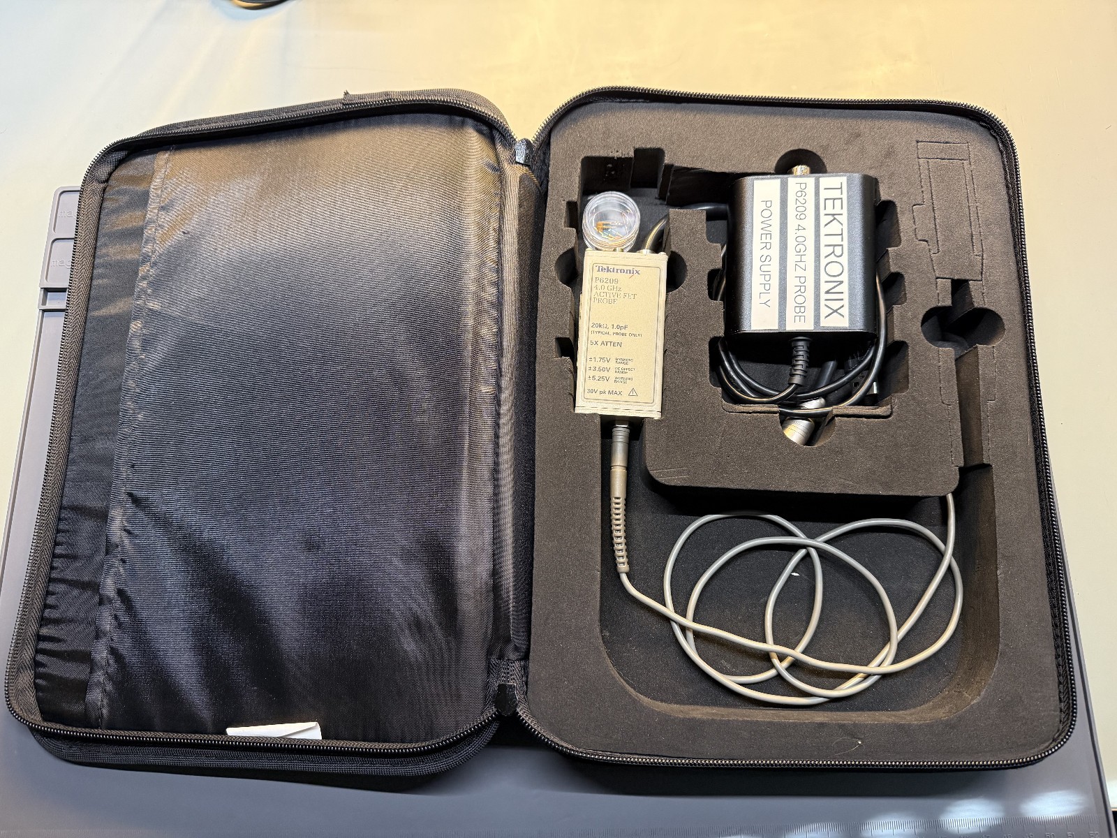 P6209 SMA 4.0GHz Probe + USB Power Supply + Bag + Accessories