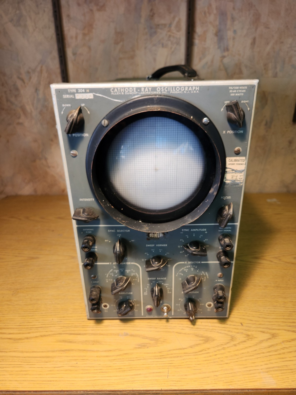 Antique Vintage  Du Mont Laboratory Cathode-Ray Oscillograph Type 304-H Untested