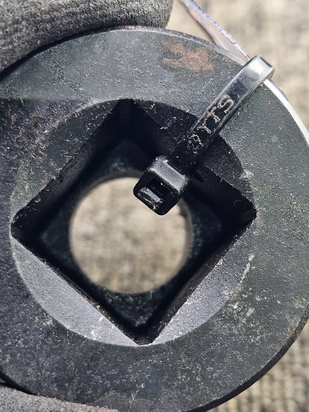 URREA 10022L: DEEP IMPACT SOCKET 6 POINT 1-3/8" BLACK