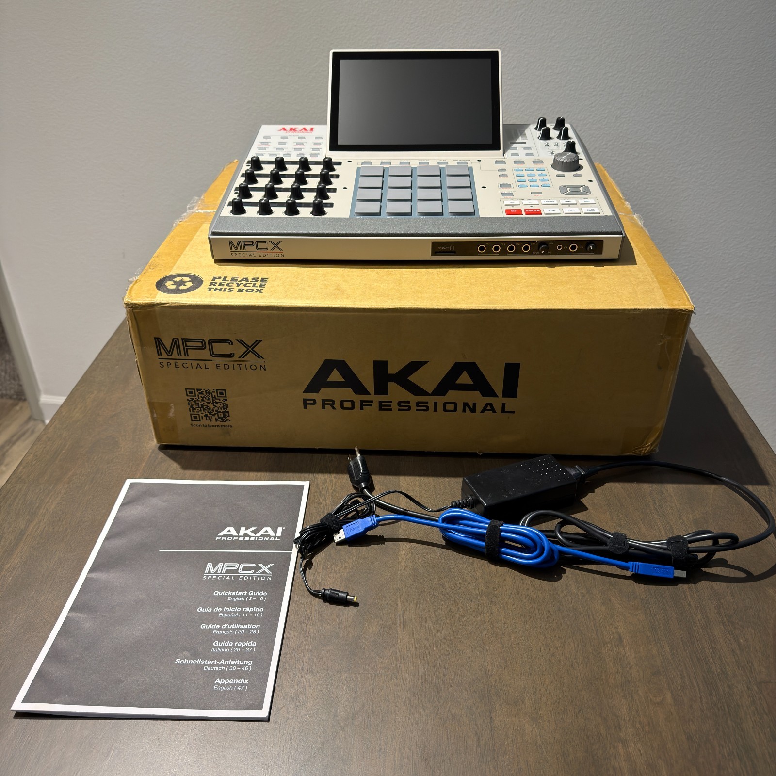 Akai MPC X SE with 500GB SSD Drive Mint Condition Original box, charger & cable.