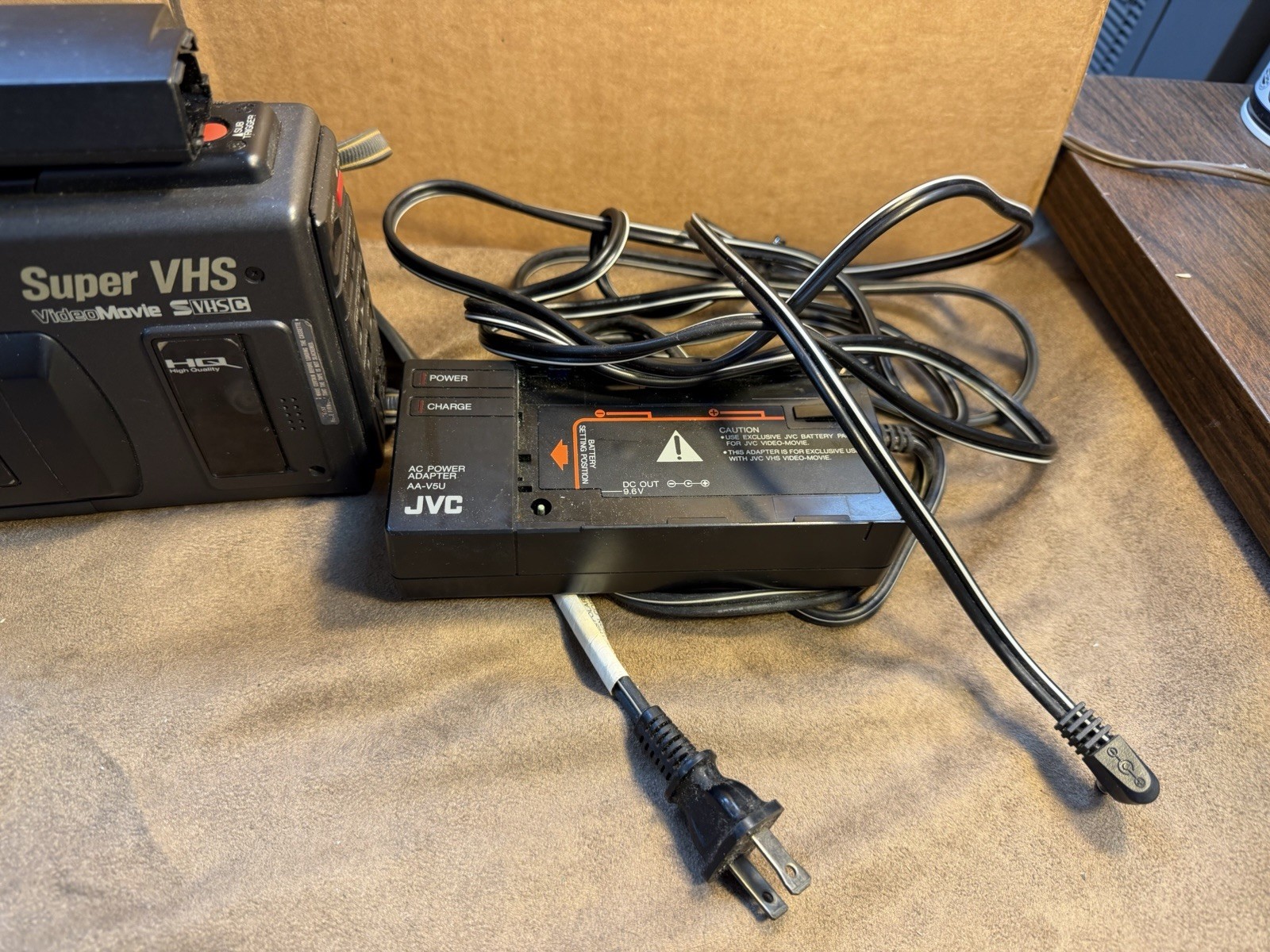JVC Camcorder GR-S77E VHS-C Camcorder, As Is, Powers On Read Description