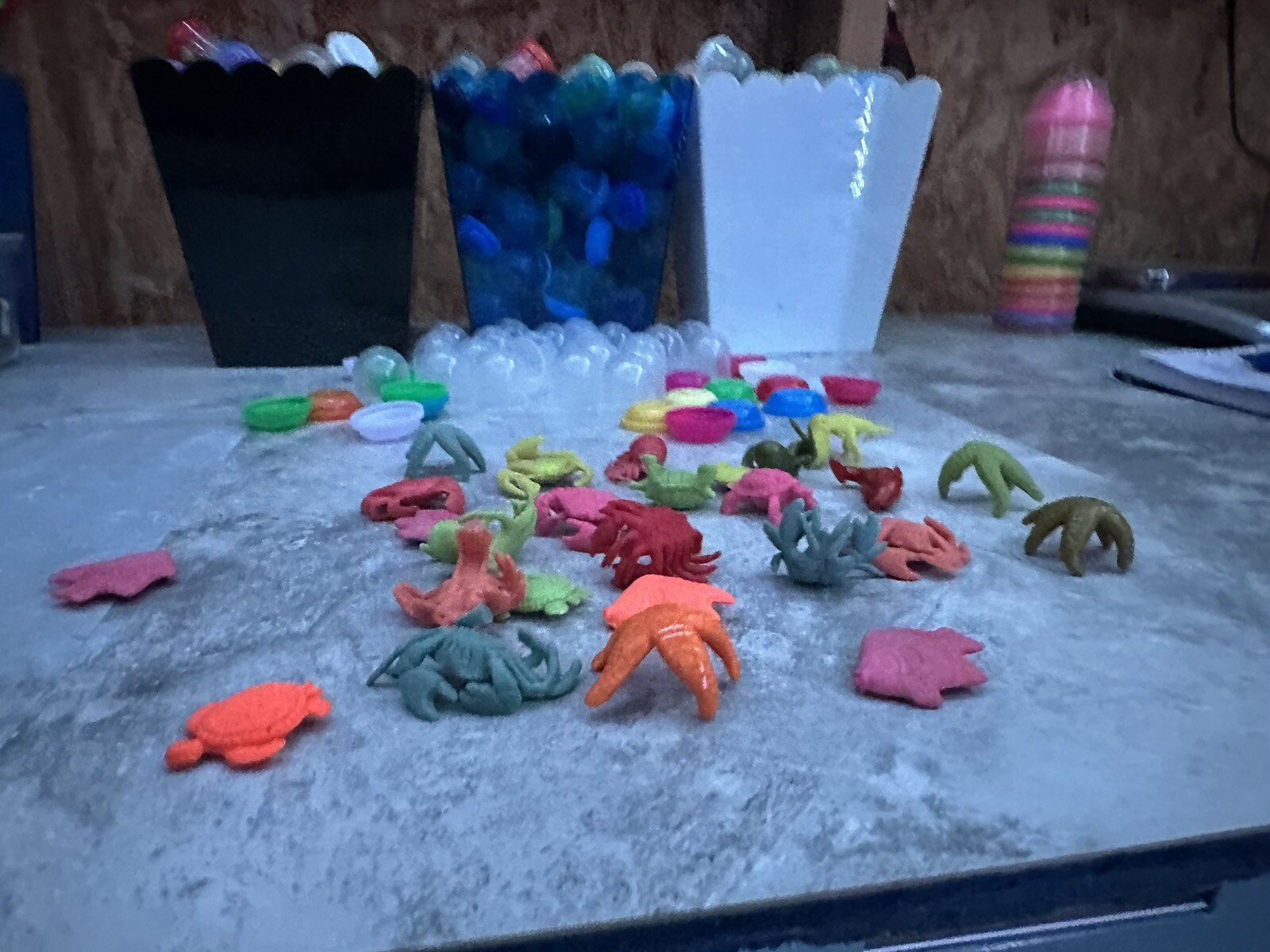 10 Sea Squishers TOYS 1" CAPSULES TOY FILLED 1 INCH MIX PARTY FAVOR