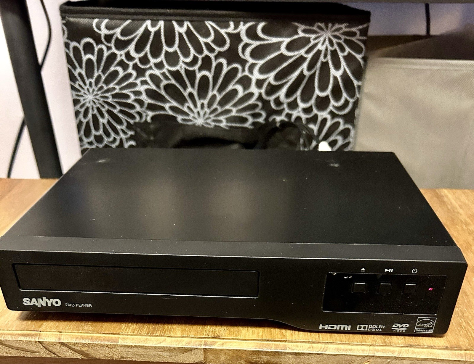Sanyo DVD Player FWDP175F, Tested and working. *No remote*