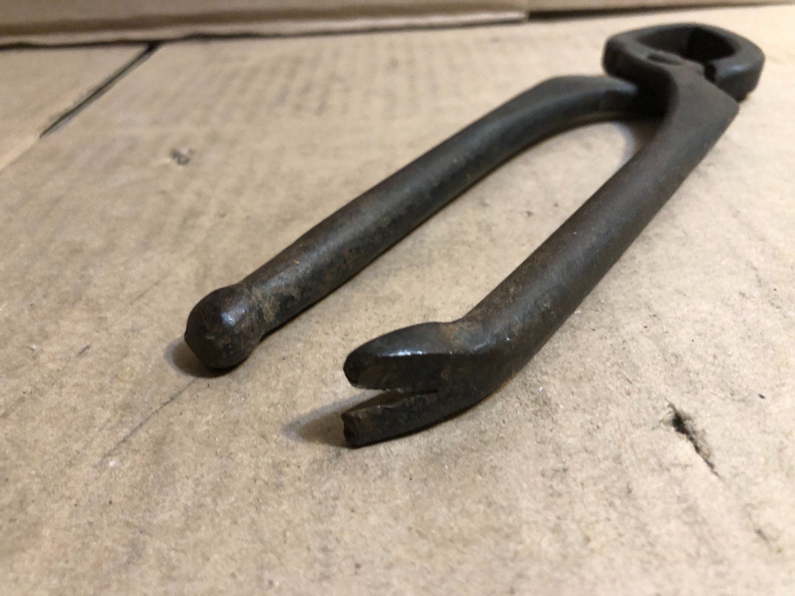 Vintage Blacksmith Farrier 7 Inch Nippers with Nail Pulling Claw