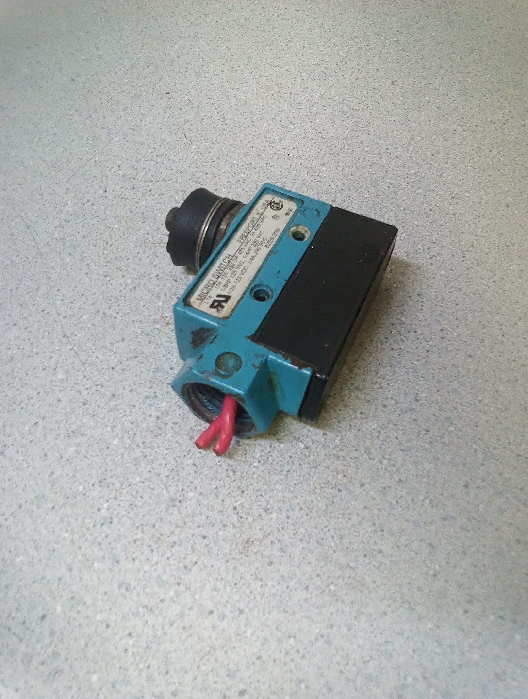 Honeywell L324 IEC 60947-5-1 Micro Switch