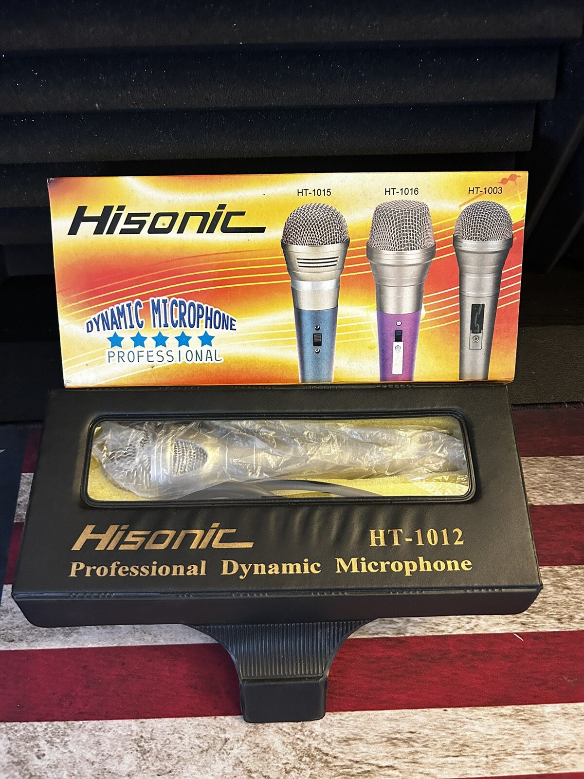 Karaoke Microphone Hisonic Dynamic Professional Microphone HT-1012 LOOK!