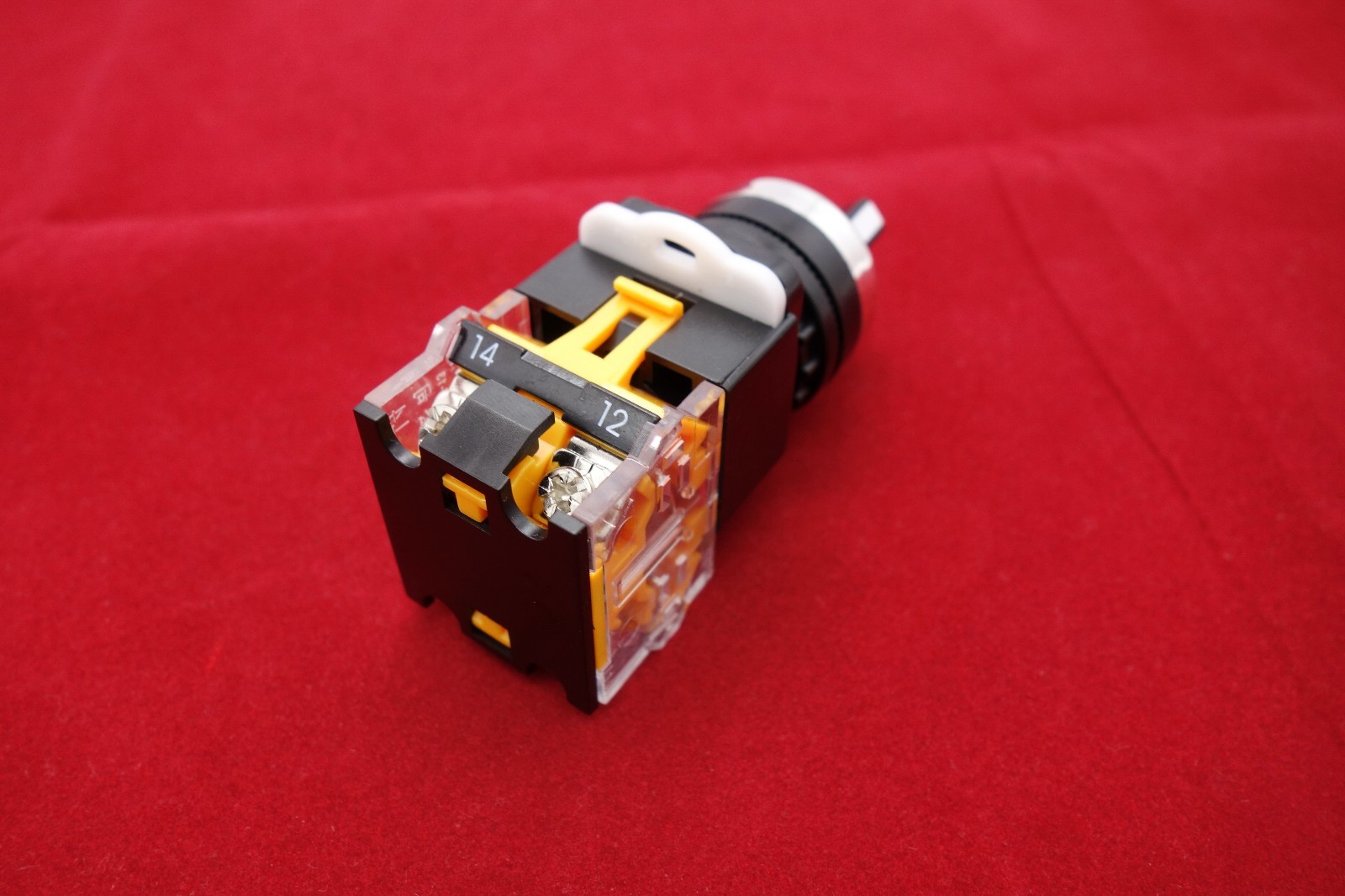 2PCS 22mm Plastic 2 Position Momentary Selector Select switch 1NC/1NO LA38