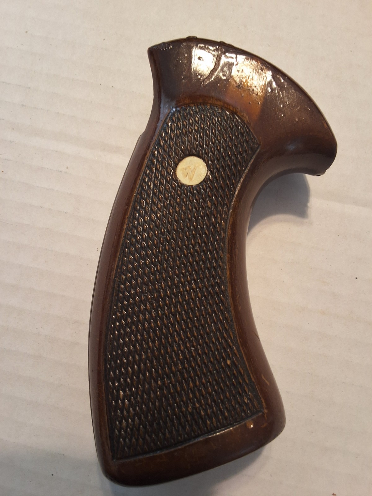 DAN WESSON GRIPS WOOD BROWN CHECKERED