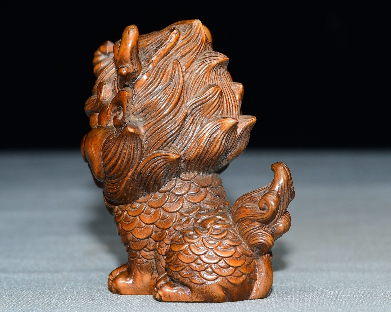 Exquisite Small Leaf Boxwood Qilin Ornament