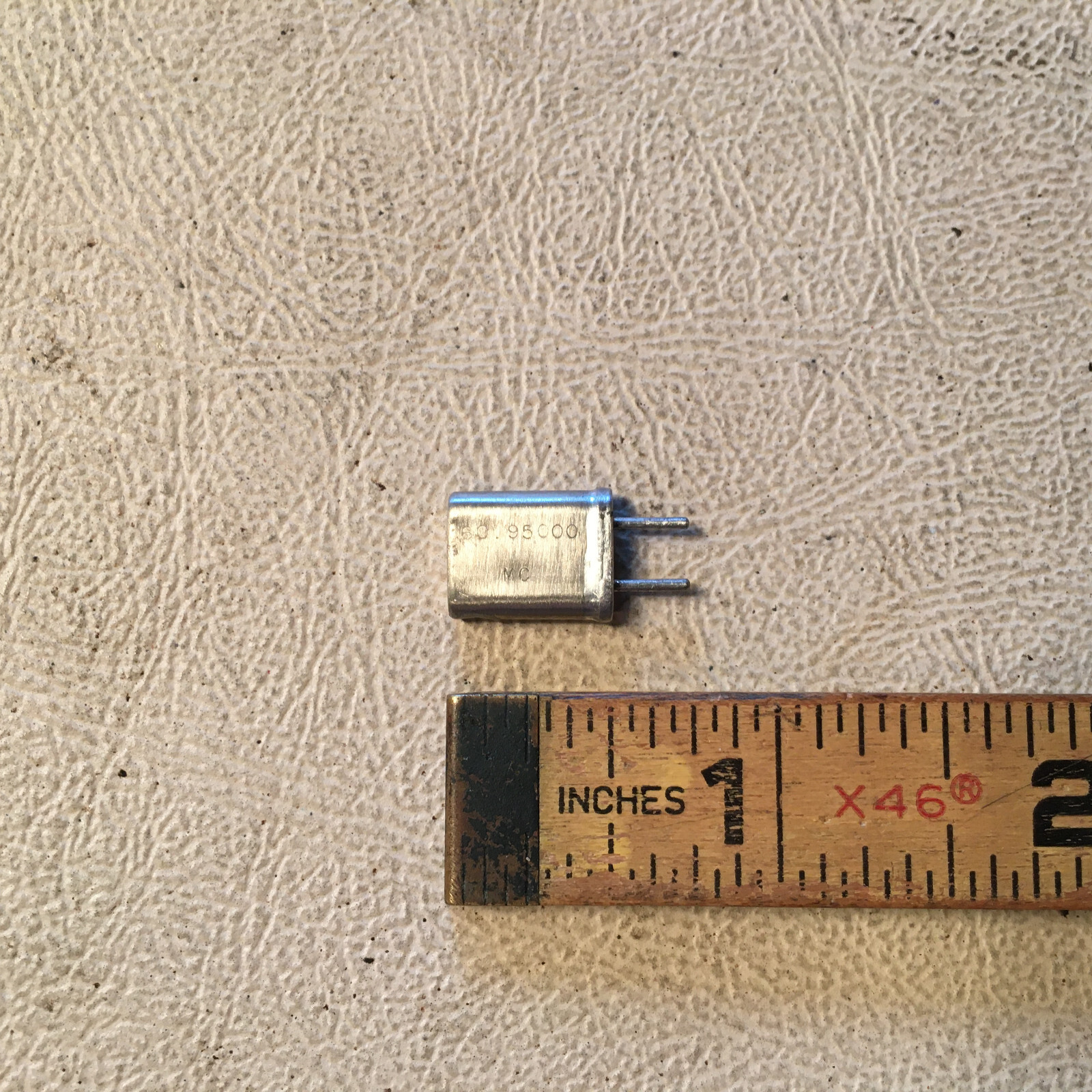 Quartz Crystal 60.950 Mc, NOS