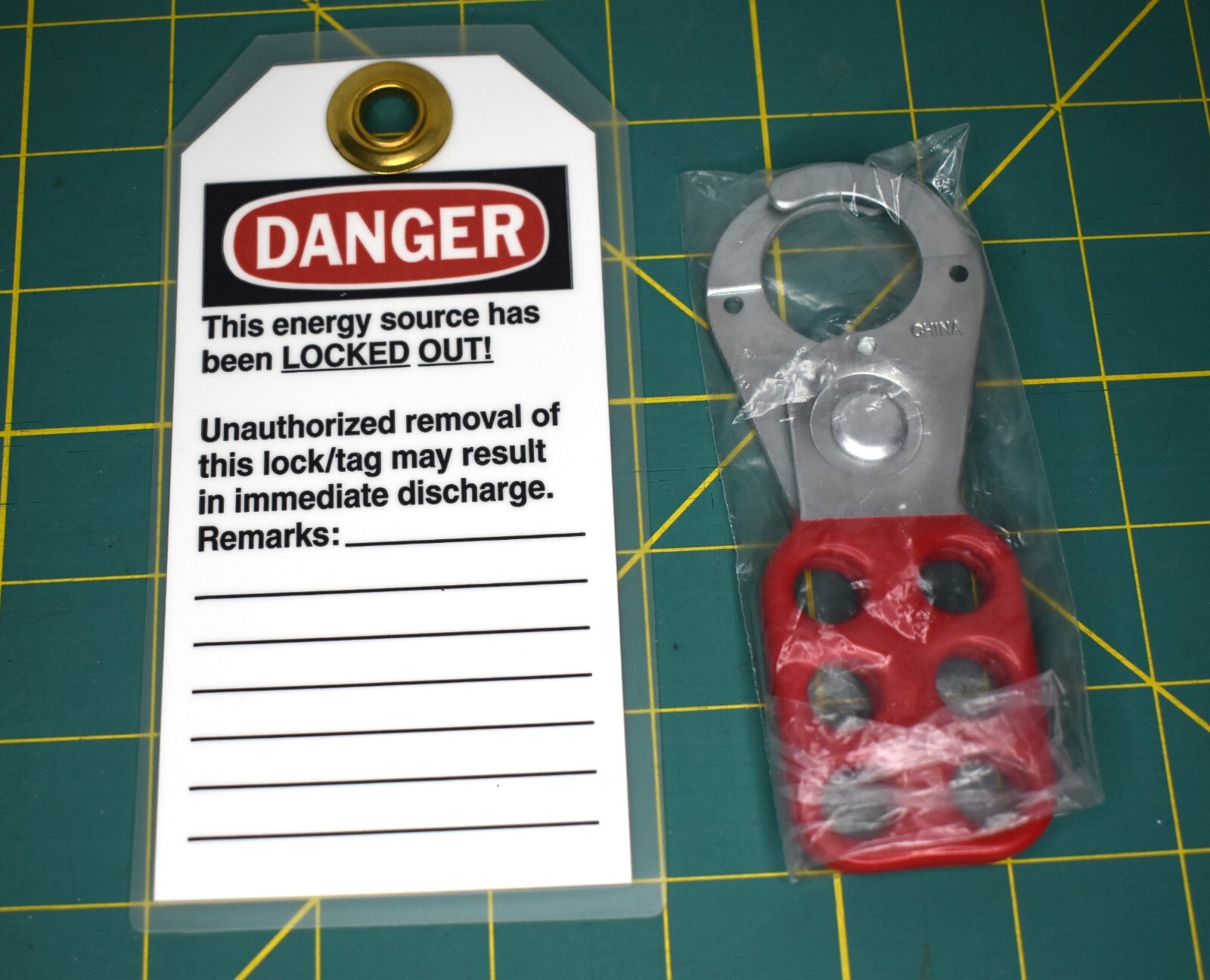 Lock Out Tag Out Hasp  W/Tag- 1 inch Jaw Diameter Steel Lockout Hasp, Nylon