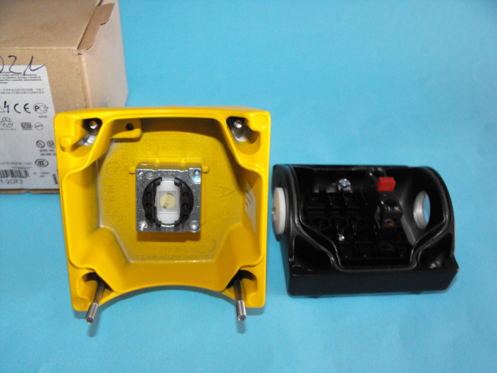 SIEMENS 3SB3801-0DF3.Emergency Stop Button Switch.07866907.NEW