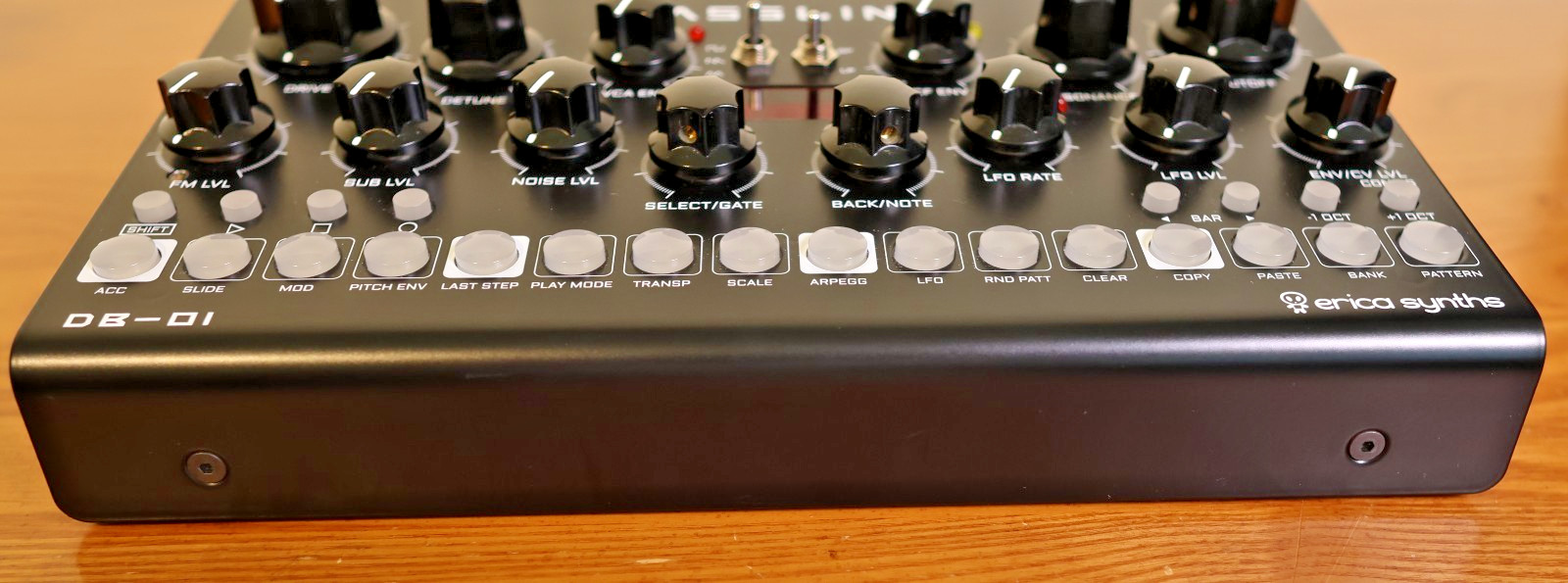 Erica Synths Bassline DB-01 Desktop Synthesizer MINT