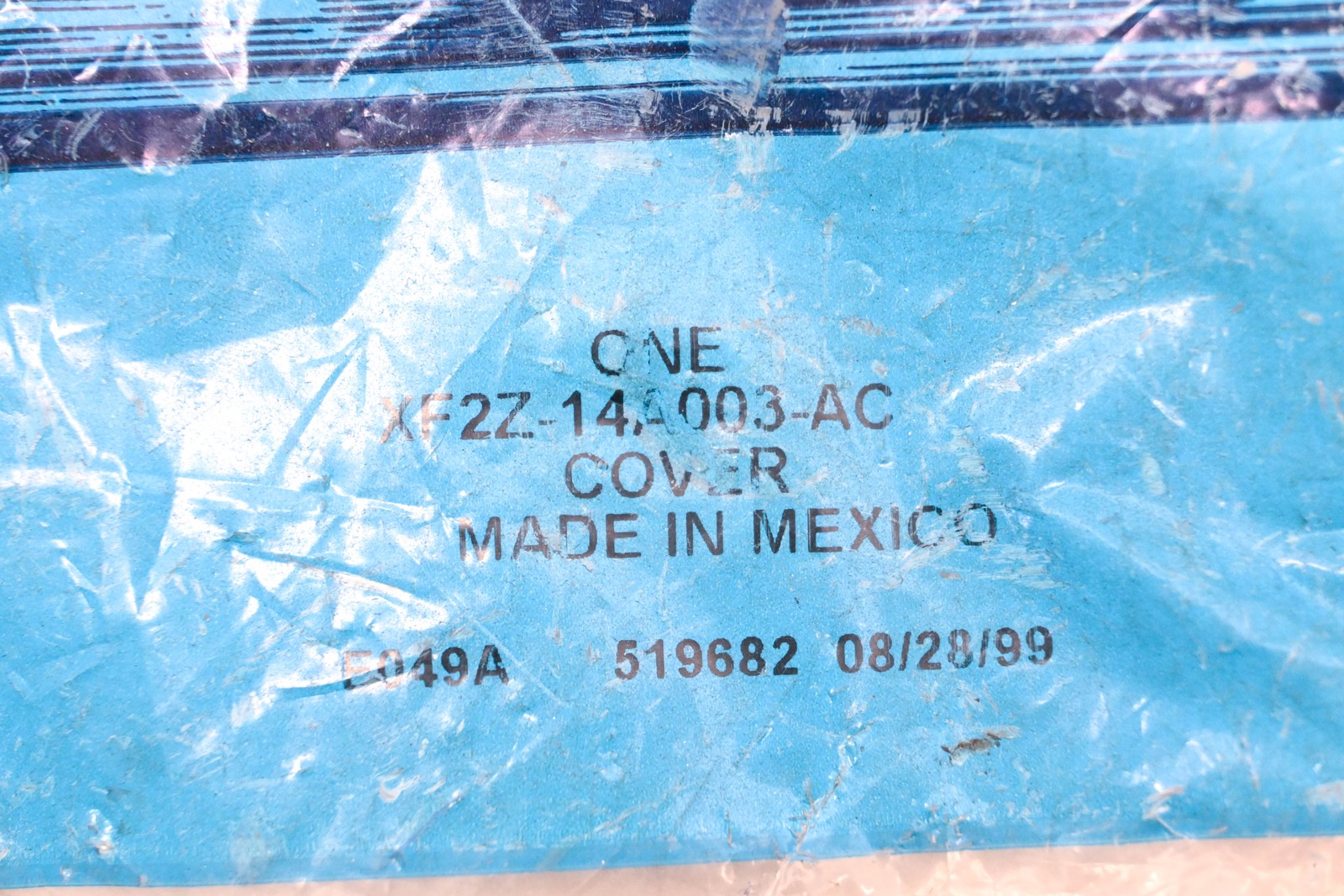 New OEM Ford XF2Z-14A003-AC Fuse Box Cover Assembly NOS