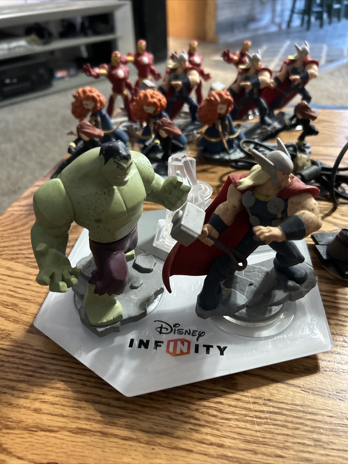 Disney infinity lot bundle - 25 Characters, 3 Crystals And 3 Portal bases