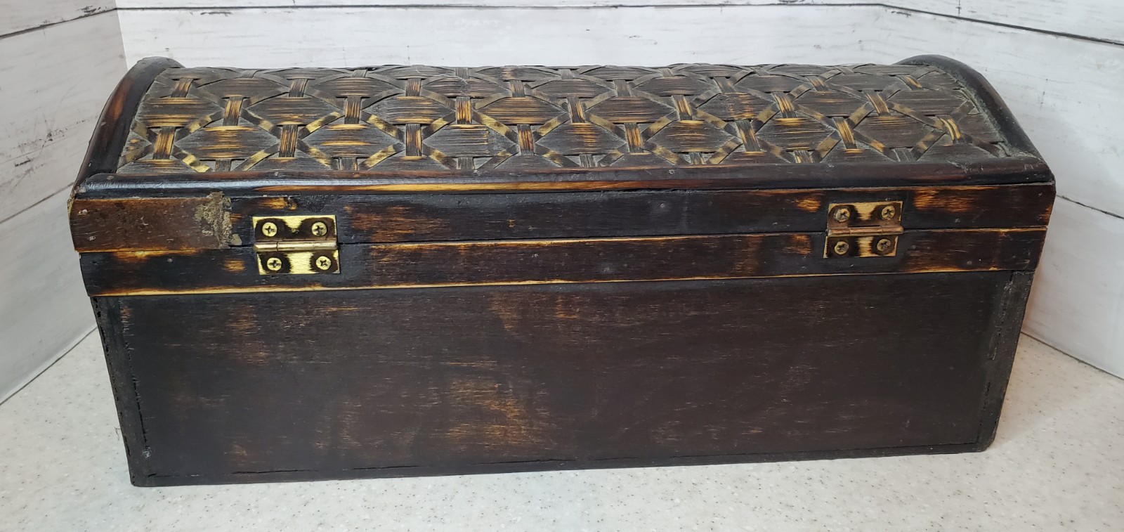Decorative Wicker Storage Trunk Chest Box 16” Wood & Woven Pattern Metal Latch