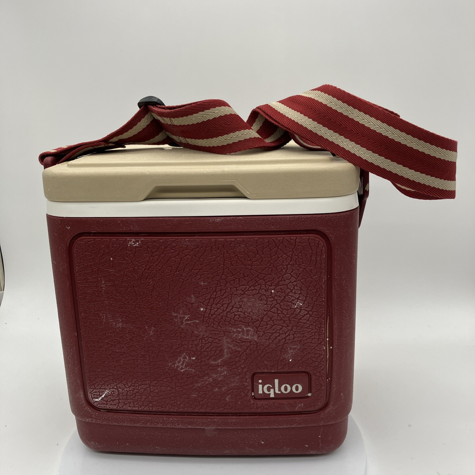 VINTAGE 1985 Igloo Tag Along 8 Cooler Burgundy w/ Shoulder Strap