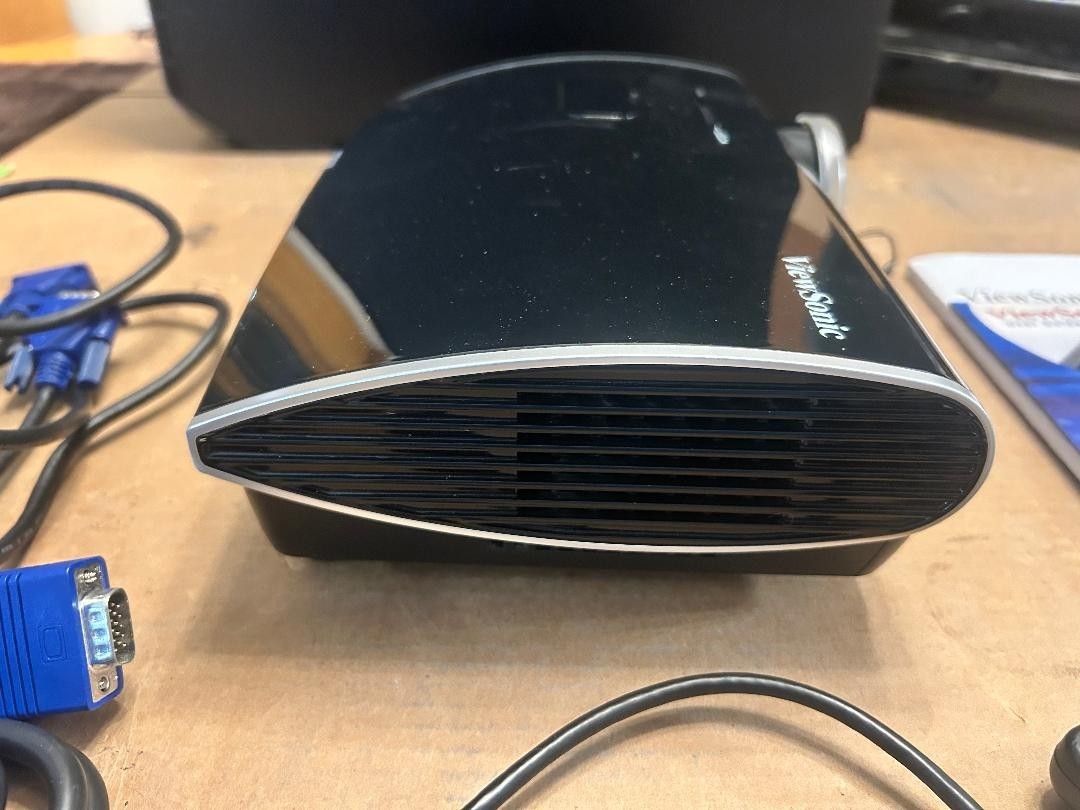 Viewsonic PJ258D/DLP Projector 155 lamp hours