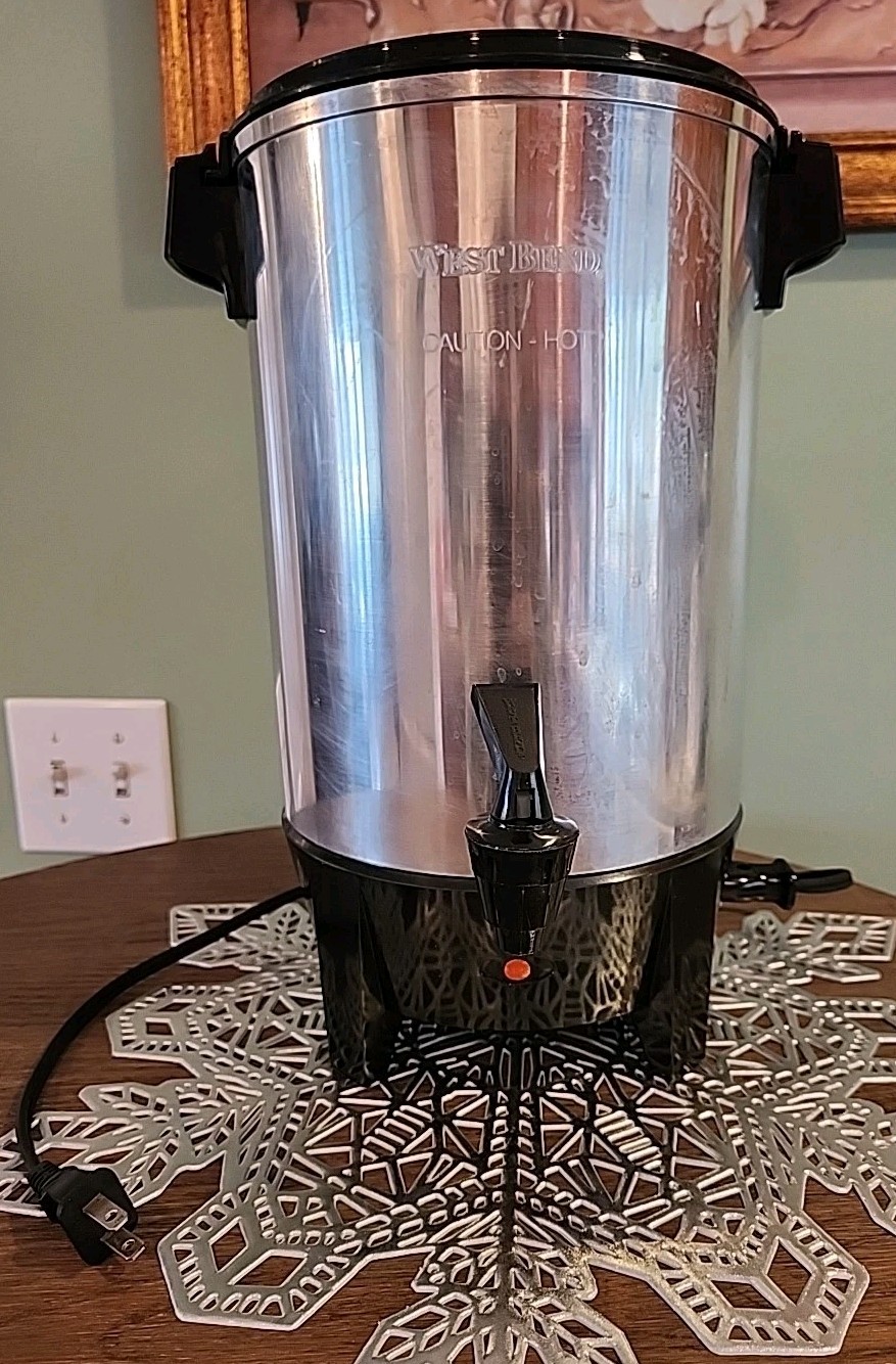 West Bend Party Perk 12-30 Cup Automatic Aluminum Coffee Maker Vintage USA