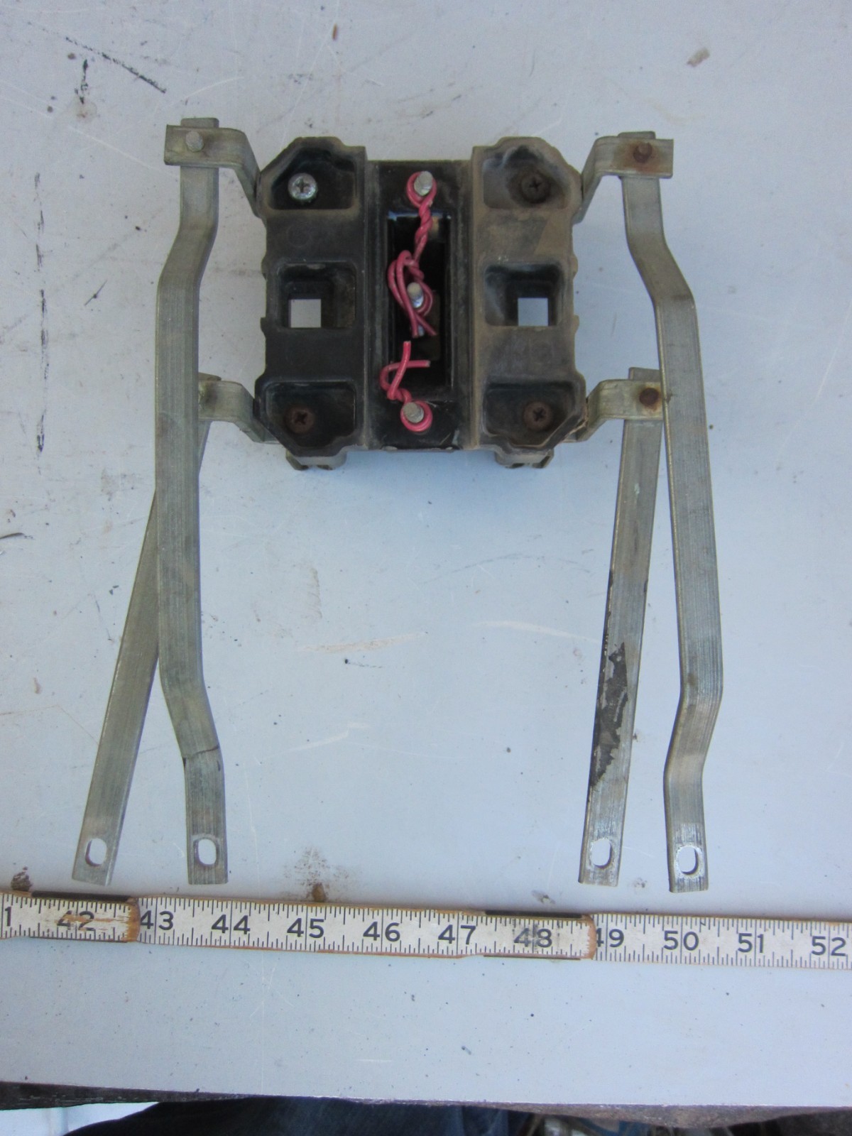 Circle AW 2P 100A 600V Meter Socket, Used