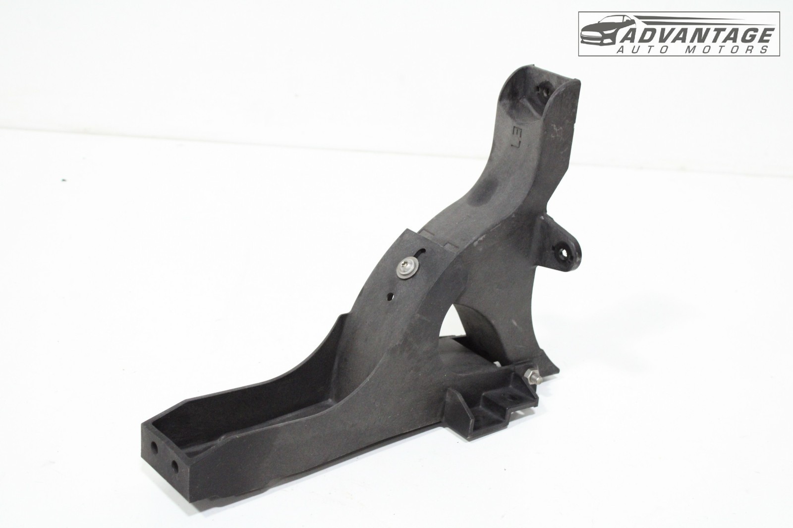 2018-2024 FREIGHTLINER CASCADIA 126 REAR LEFT CAB MOUNT BRACKET SUPPORT OEM