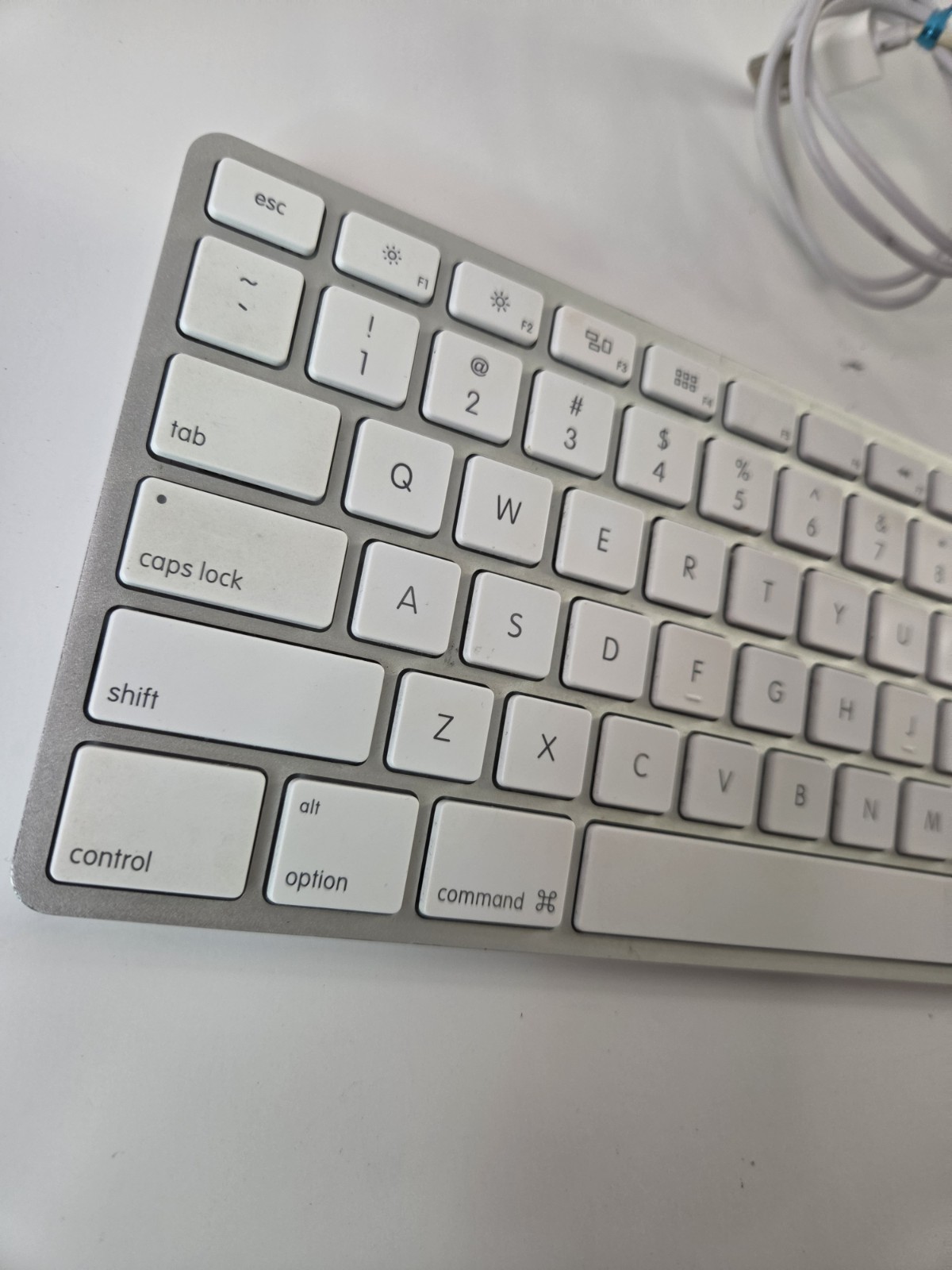 Apple USB Wired Keyboard With Numeric Keypad - A1243