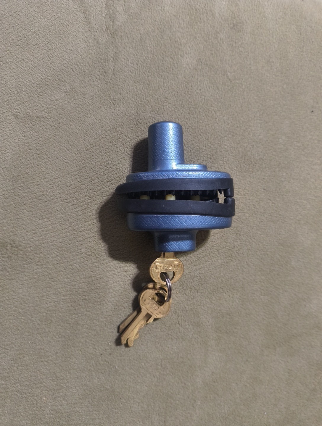 Master Lock 90 Gun Lock Trigger Lock with 2 keys