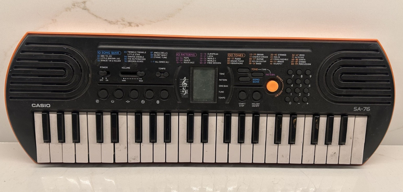 electronic keyboard, casio SA-75A, batteries not included - No AC Cord