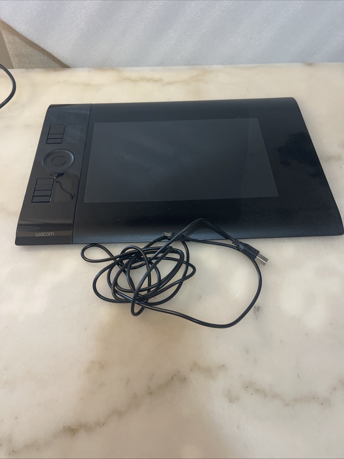Wacom Intuos 4 0PTK-840/K0-AX Large Graphics Drawing Tablet