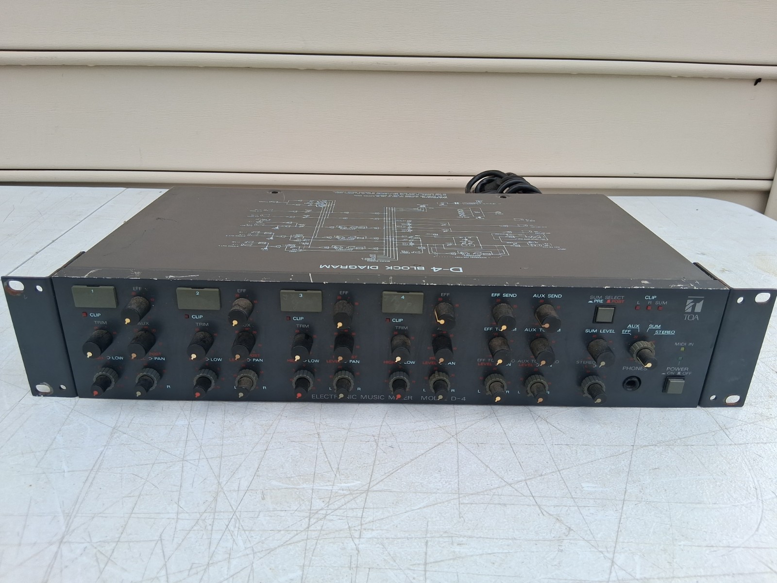 TOA D-4 Channel Electronic Music Mixer Preamplifier Eq   For Parts or Repair