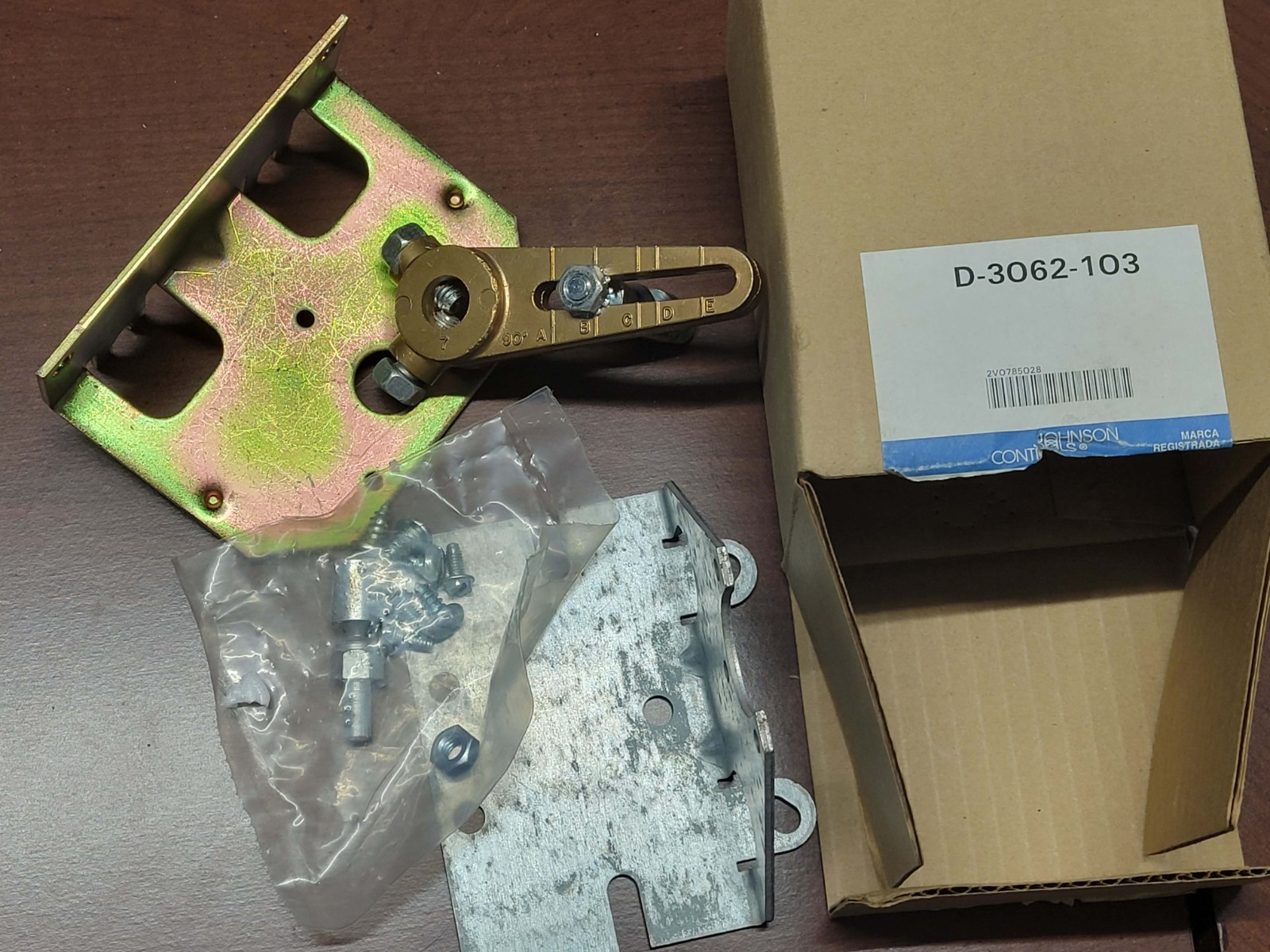 JOHNSON CONTROLS D-3062-103 MOUNTING KIT FOR D-1300 UNIT VENT APPLICATION