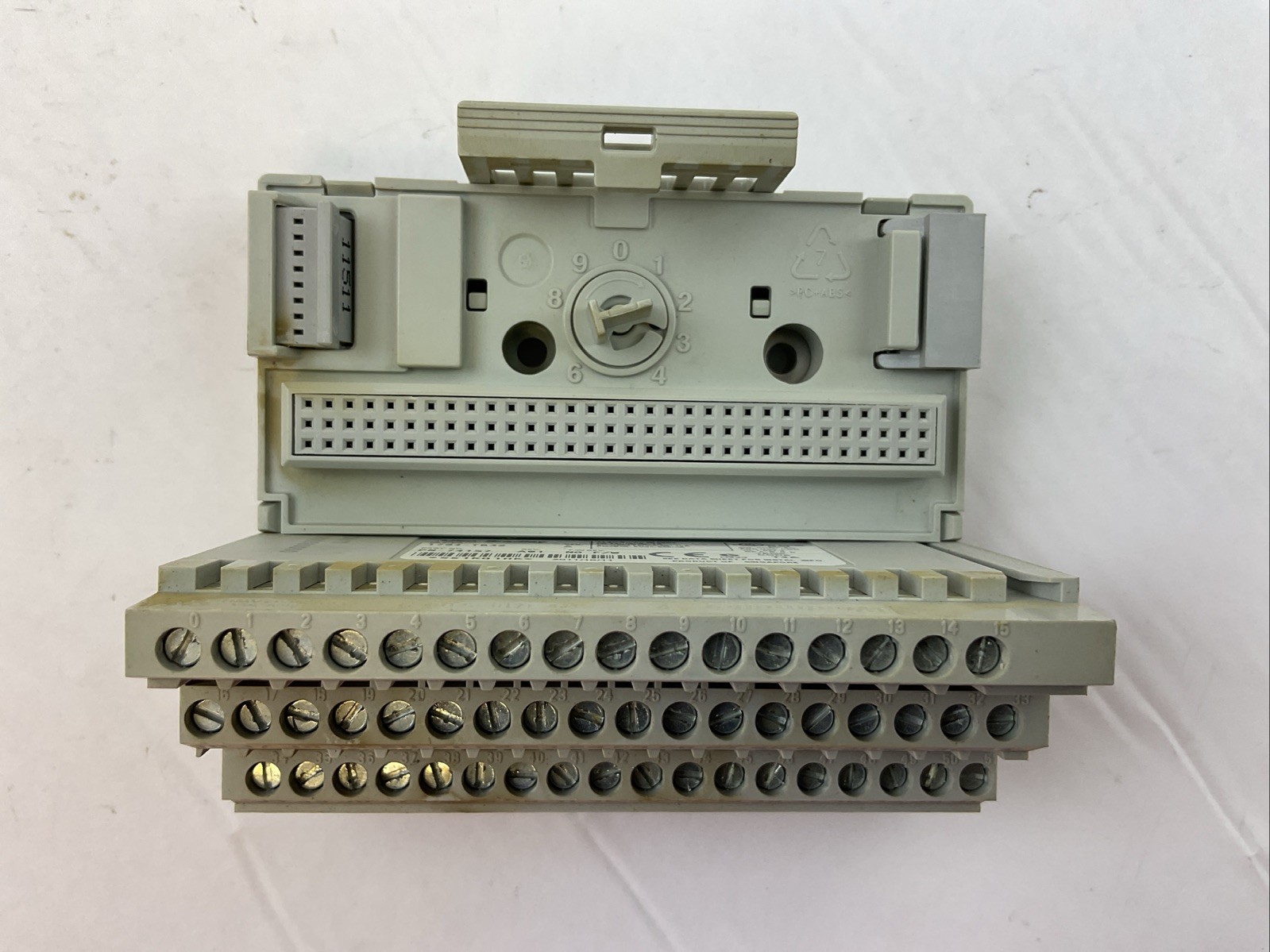 ALLEN BRADLEY 1794-TB32  SER A REV A01 F/W REV NO F/W TERMINAL BASE