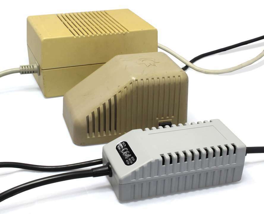 C64 PSU Modern Gray US - Replacement Commodore 64 Power Supply, US Plug