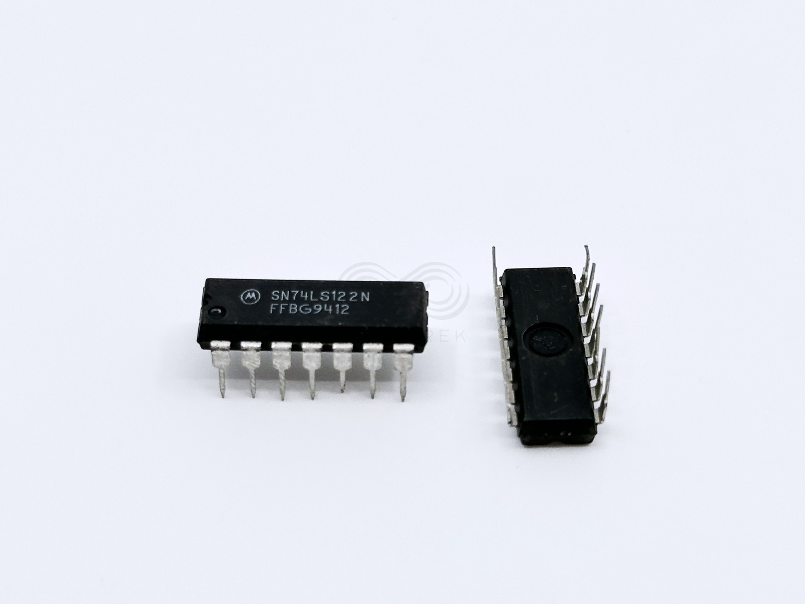 5PCS SN74LS122N Motorola Retriggerable One-Shot Monostable Multivibrator DIP-14