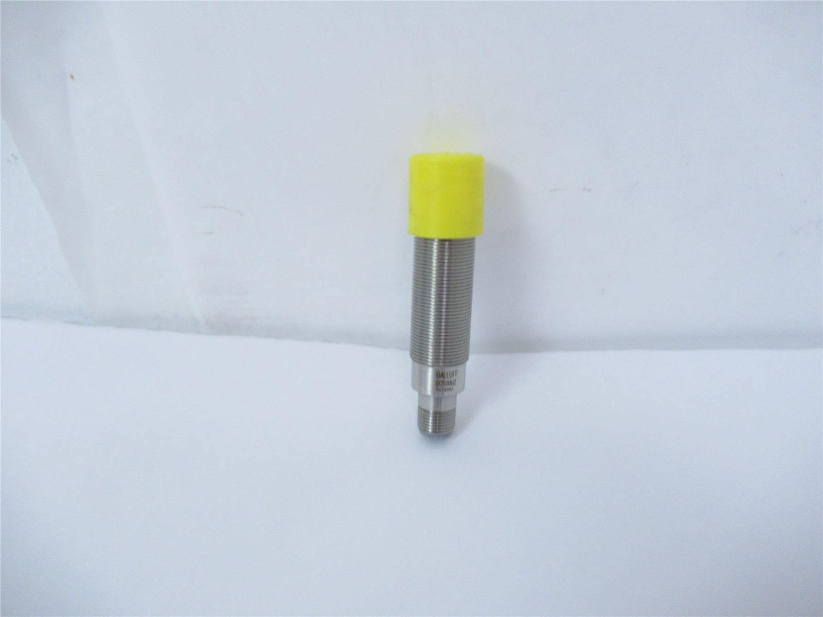 241321 New-No Box; Baluff B0S00UZ Proximity Sensor- transmitter photocell; 18mm