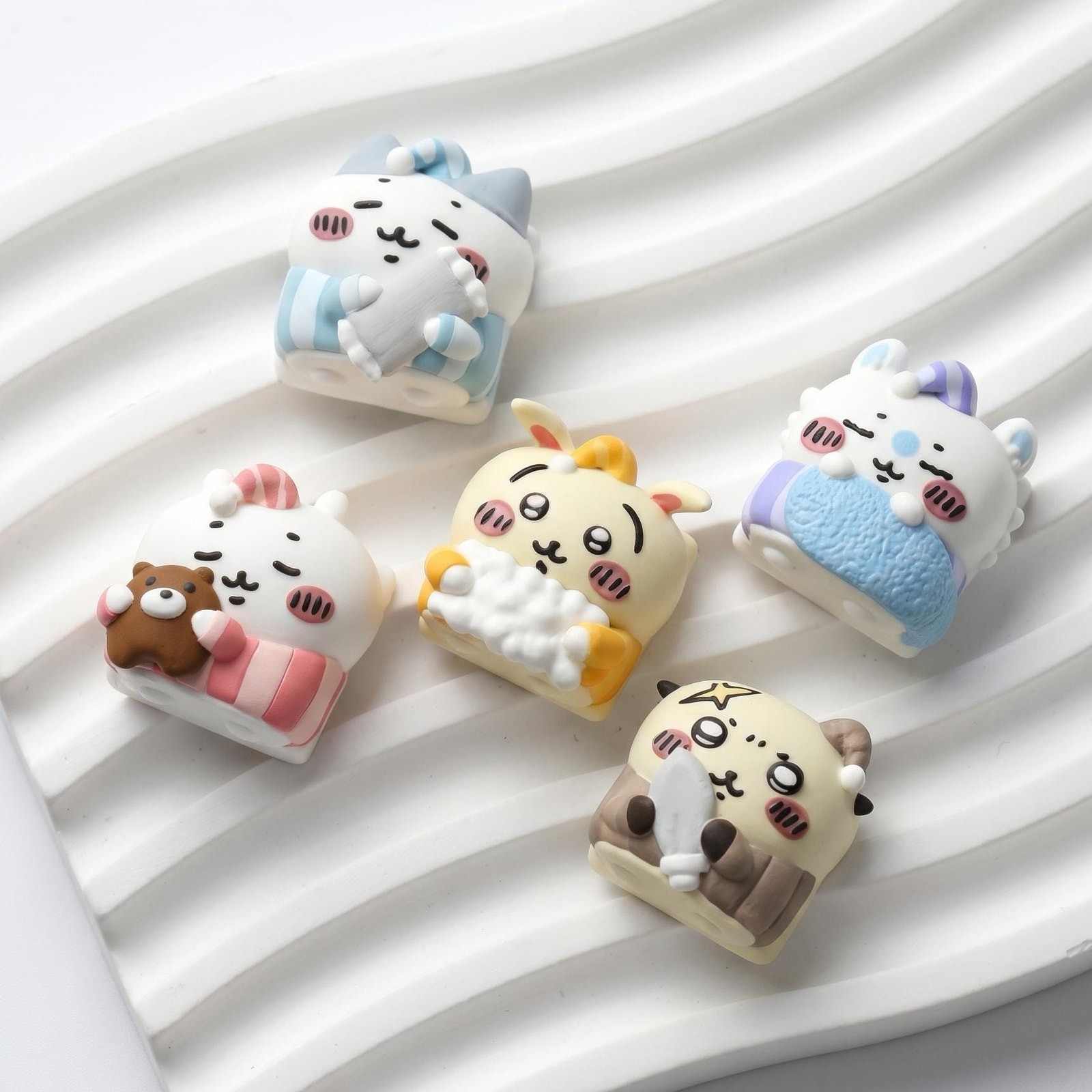 Artisan Chiikawa Style Keycap: Sleepy Character Resin Accessory for Desk Decor