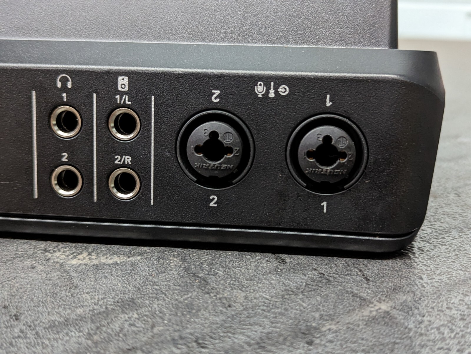 Rode RodeCaster Duo Streaming Mixer Integrated Audio Production Studio