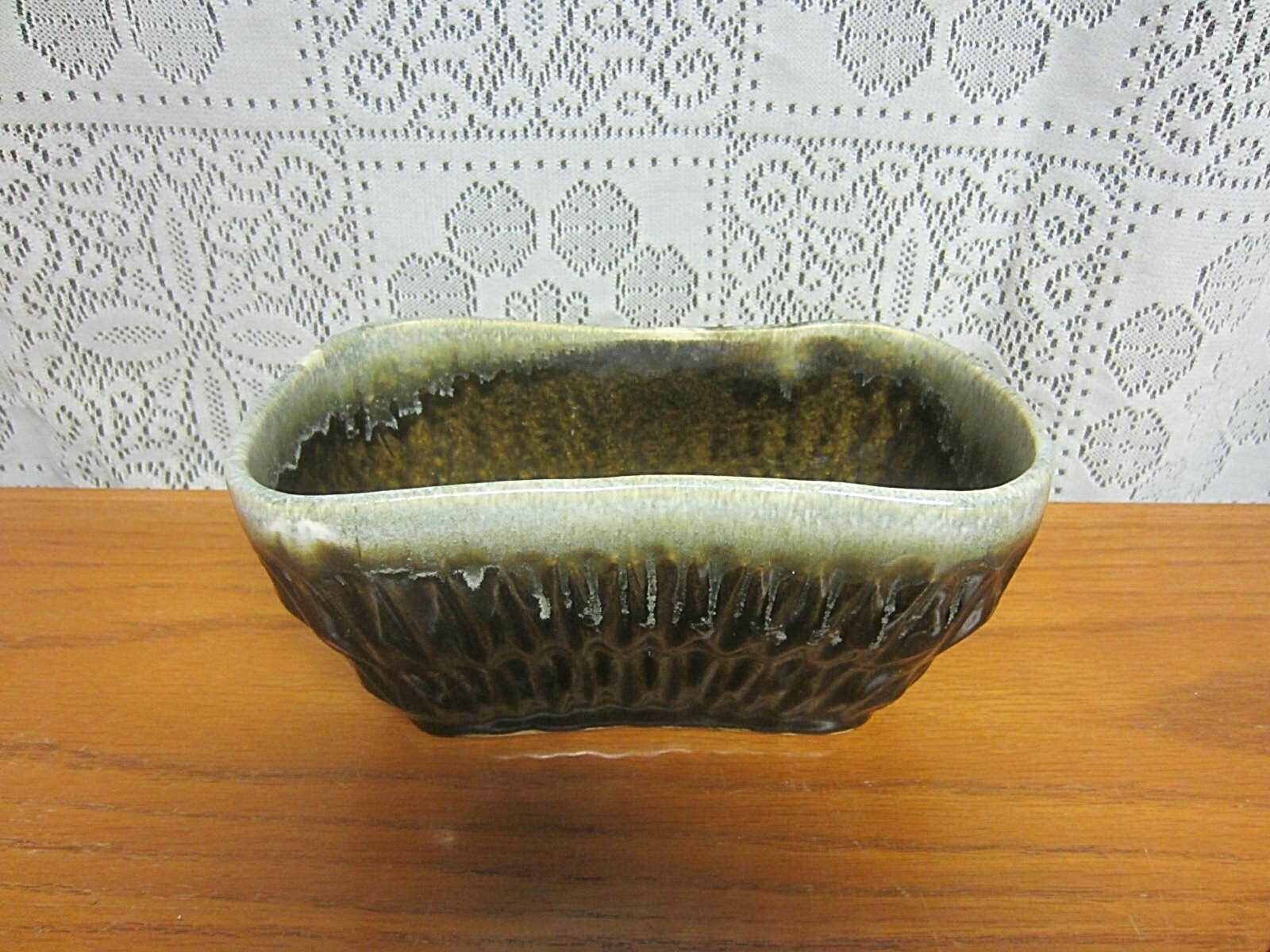Vintage RRP CO ROSEVILLE, OH - Rectangle Glaze Brown Planter - USA - Nice!
