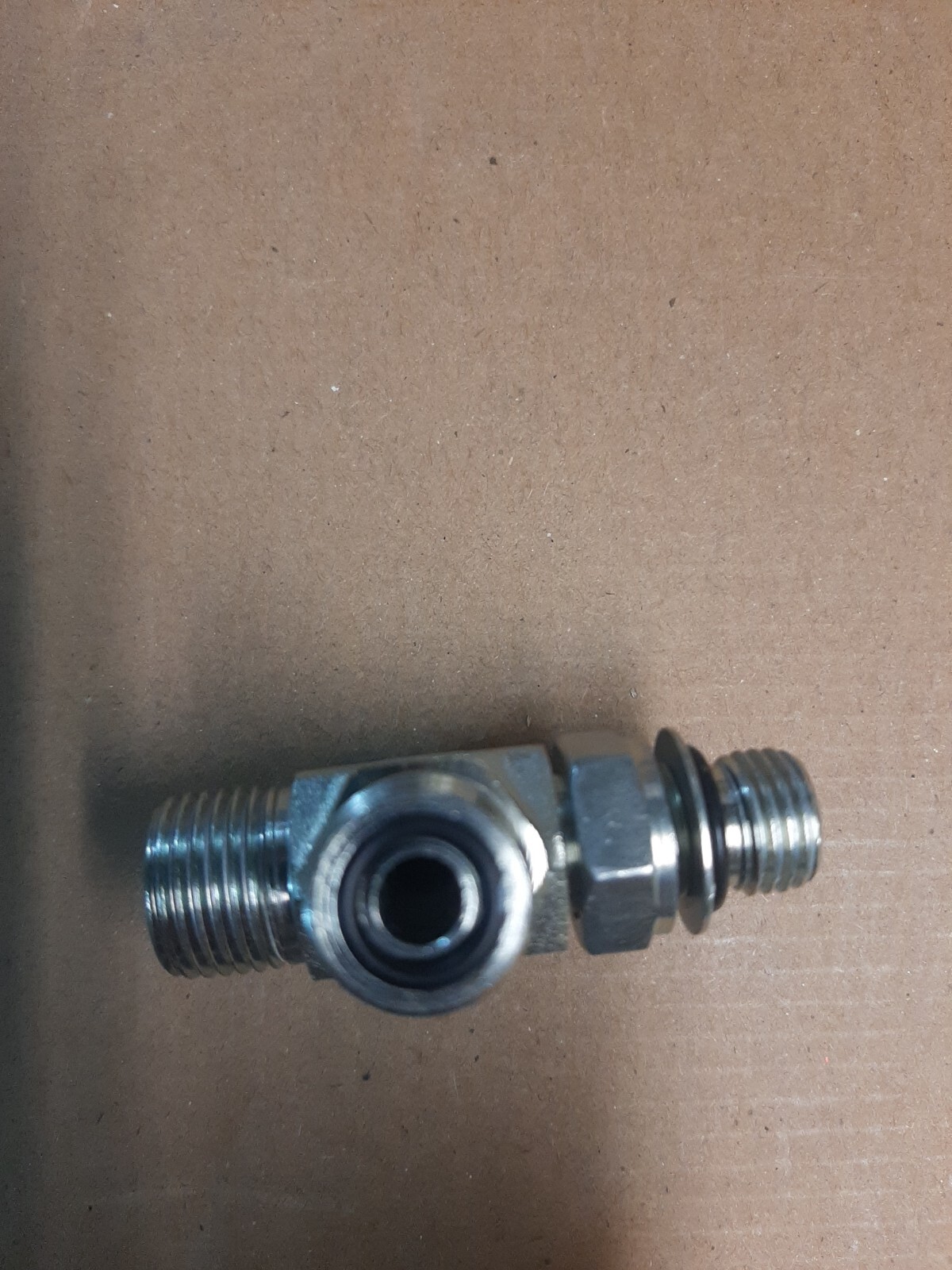 John Deere 38H5147 Hydraulic Fitting