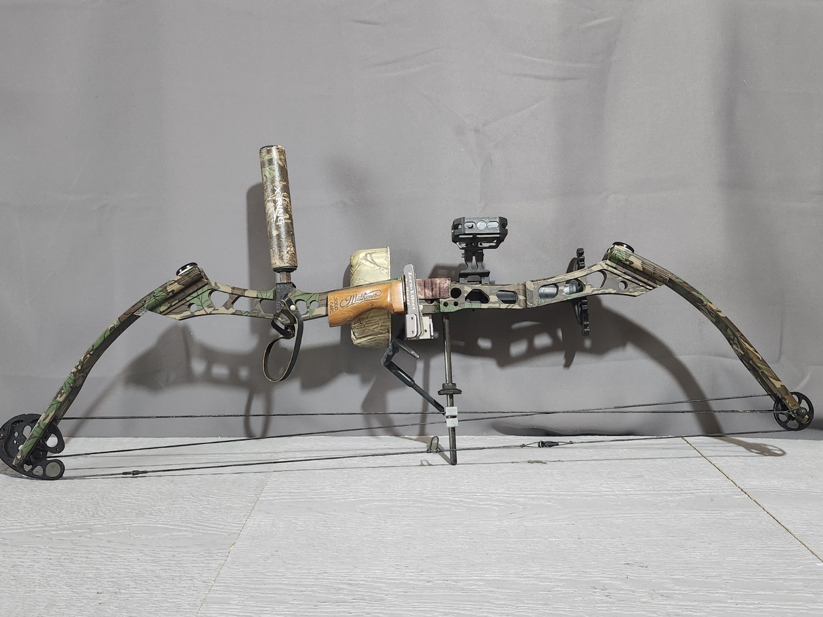Mathews Rival Pro Compound Bow Right Hand Solo Cam w/ X-Ring