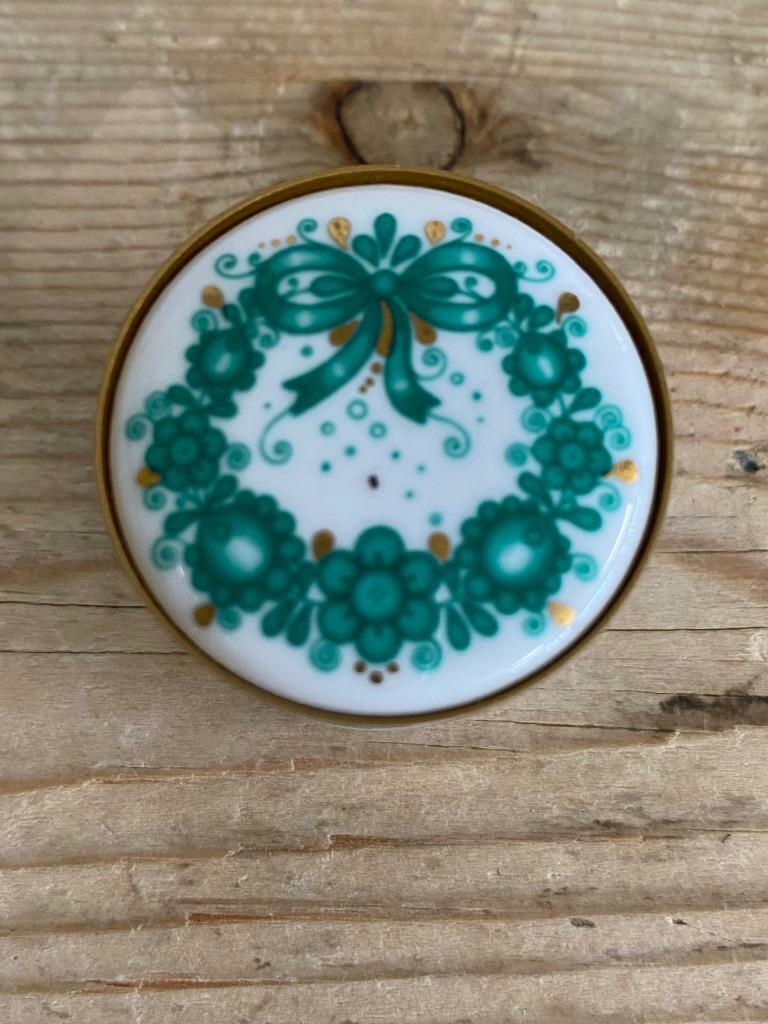Arta Enamel Small Trinket Pill Box Round Green Made Germany SHIPS FREE