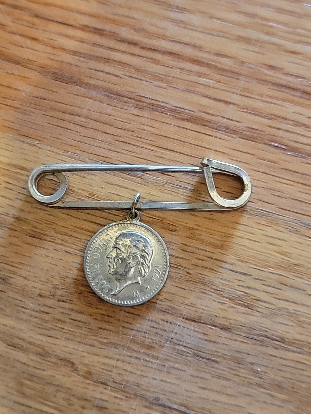 1921 Mexico Cinco Pesos Hidalgo Laurel Silver Tone Coin Pin Brooch