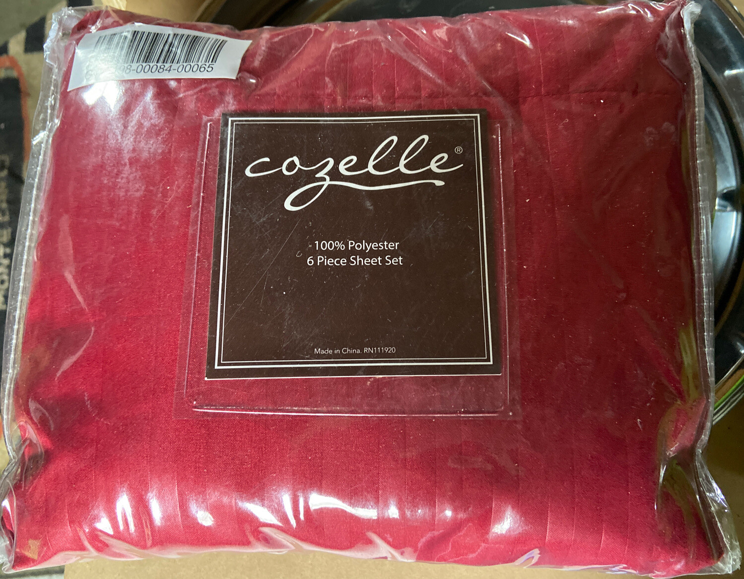NEW Cozelle 6 PC Polyester Sheet Set One flat, fitted, 4 pillowcases Red