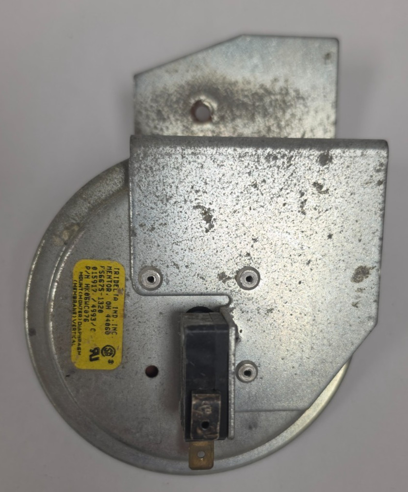 Tridelta Pressure Switch FS6675-1320; HK06WC076; *Pre-Owned*