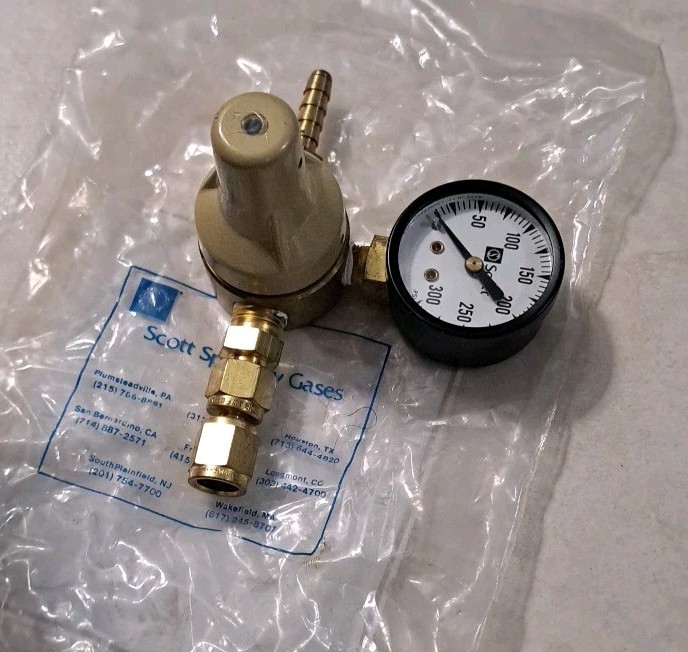 Scott Specialty Gases 51-242A Fluid Pressure Regulating Valve