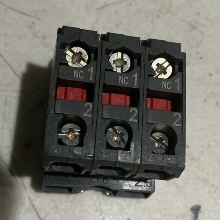 red push button , red mushroom e-stop w/3 red n/c contacts