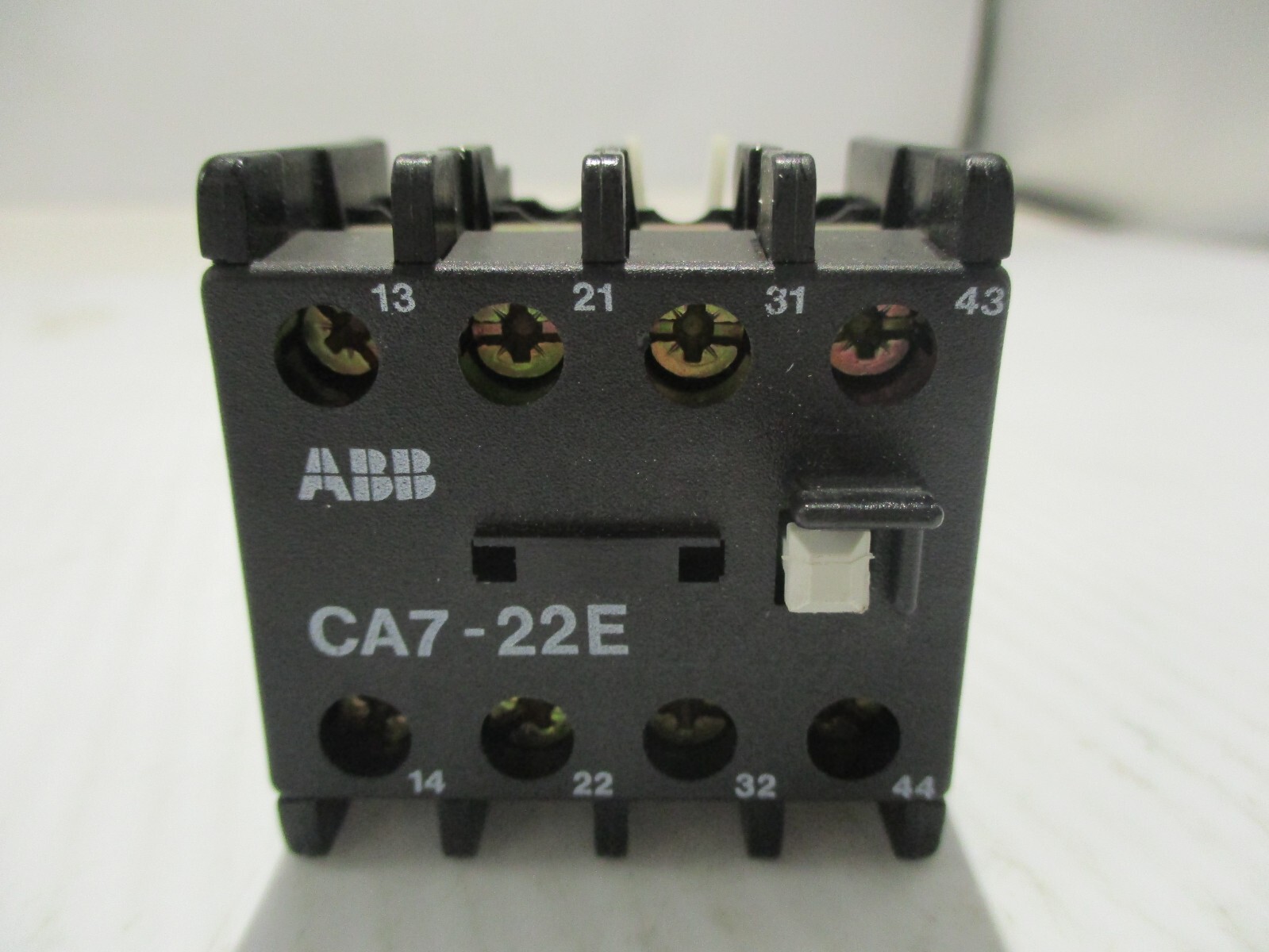 NEW ABB CA7-22E AUXILIARY CONTACT