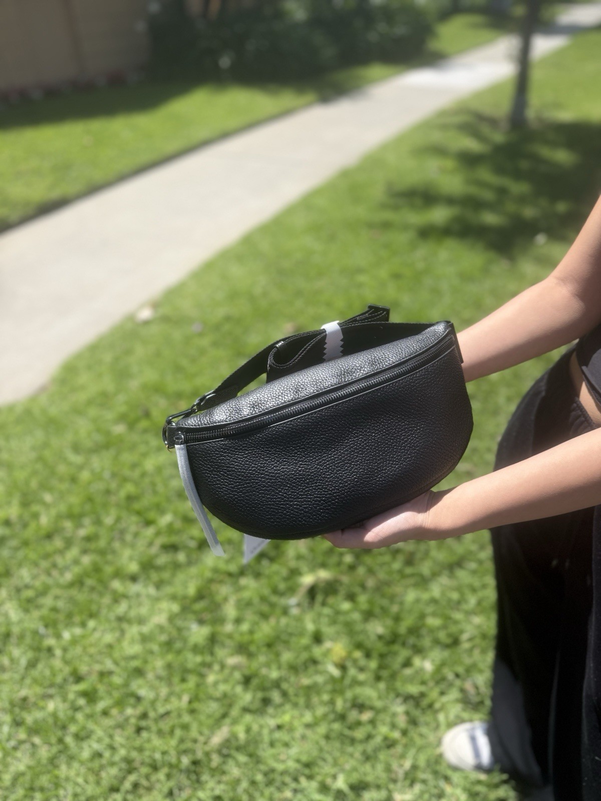 NEW Quince Italian Pebbled Leather Luxury Sling Bag- Black (Free Shipping)